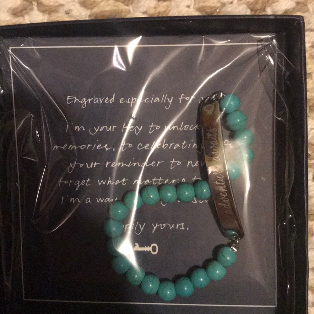 “Adventure awaits” keep collective bracelet